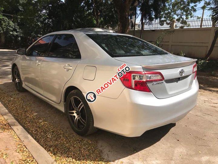 Cần bán xe Toyota Camry LE năm 2012, màu xám, xe nhập-0