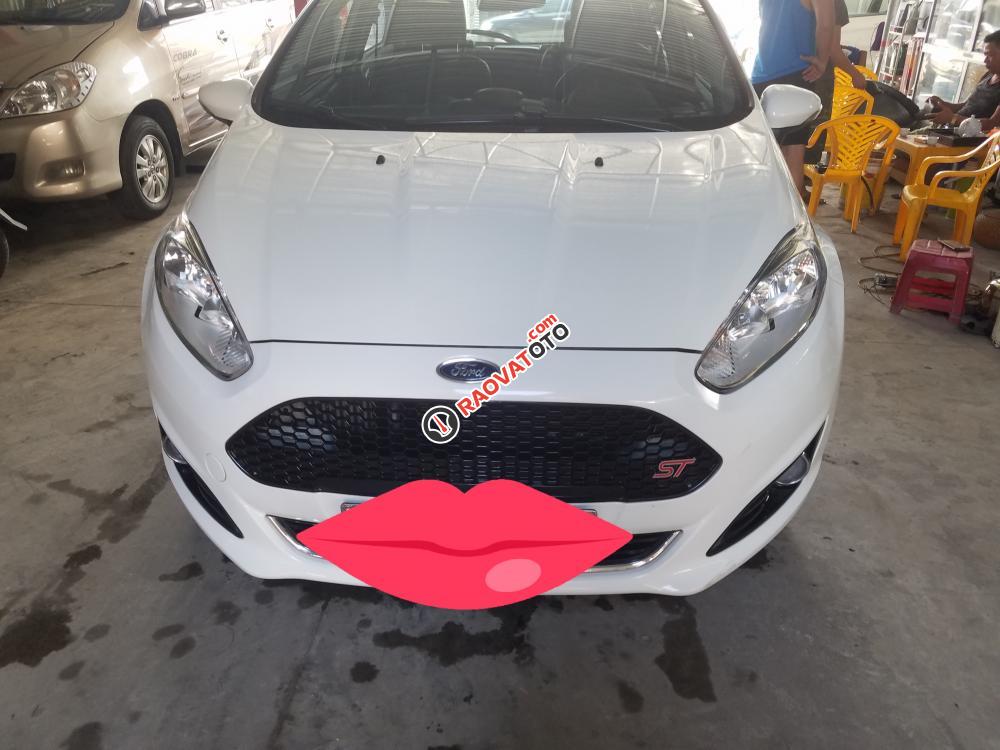 Cần bán Ford Fiesta S số tự động, đời 2015, màu trắng-3