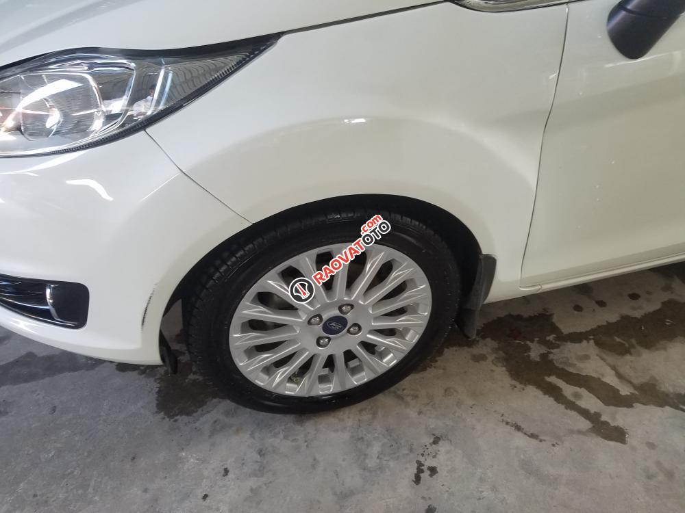 Cần bán Ford Fiesta S số tự động, đời 2015, màu trắng-1
