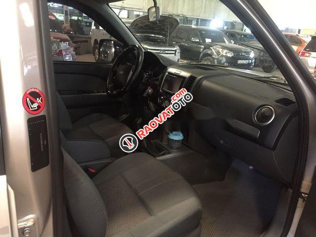 Bán Ford Everest 4x2 MT năm 2015, màu ghi vàng-3