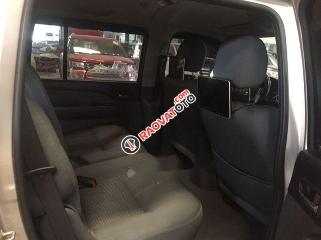 Bán Ford Everest 4x2 MT năm 2015, màu ghi vàng-2