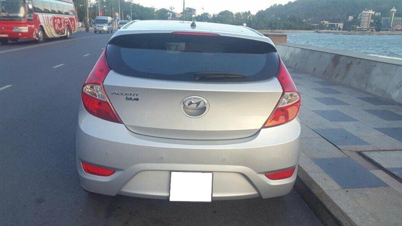Bán Hyundai Accent 1.4AT đời 2015, màu bạc, như mới-0