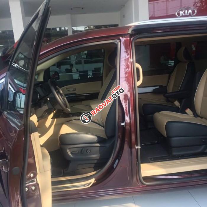 Bán xe Kia Sedona ưu đãi tiền mặt, hỗ trợ vay 80%, giao xe ngay trong tháng-2