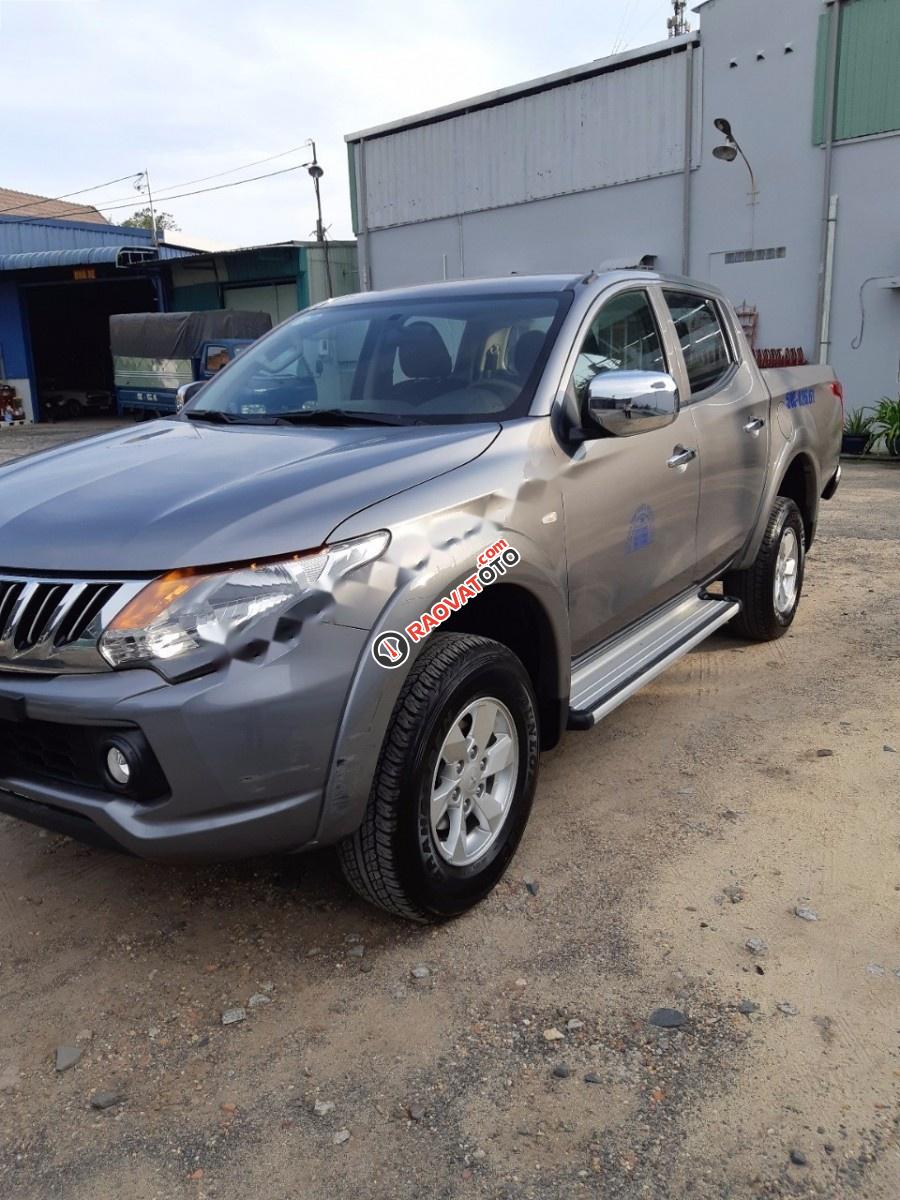 Bán Mitsubishi Triton 2.5MT sản xuất 2016, màu xám, xe nhập-0