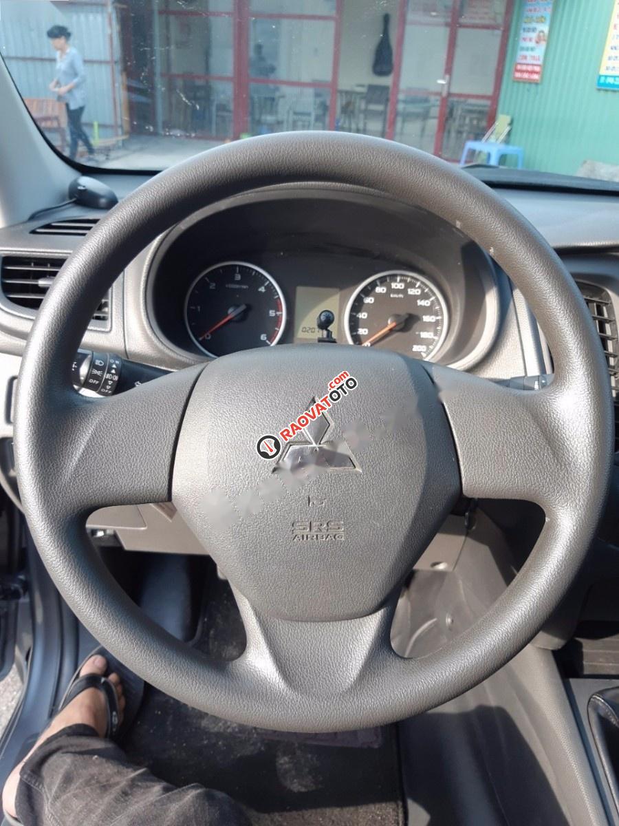 Bán Mitsubishi Triton 2.5MT sản xuất 2016, màu xám, xe nhập-7