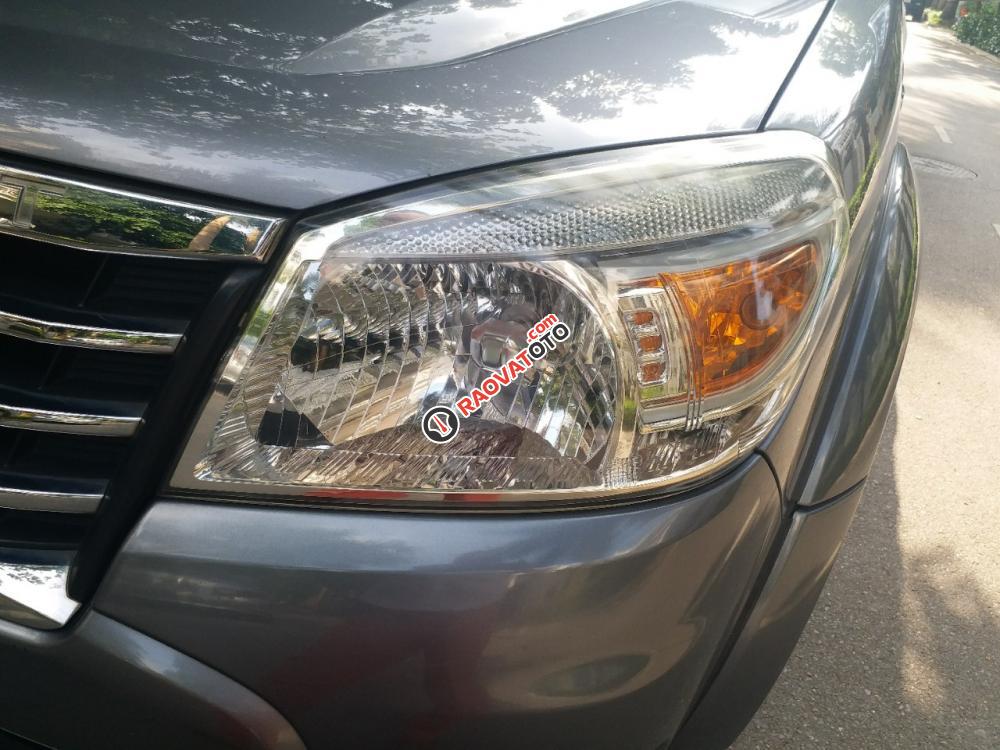Bán Ford Everest 2.5 số sàn 2 cầu Limitted, máy dầu 2.5 nhập khẩu Thái Lan, sản xuất 2010-12