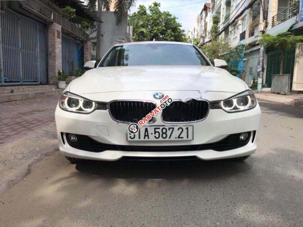 Bán xe BMW 3 Series 328i sản xuất năm 2013, màu trắng, nhập khẩu-8