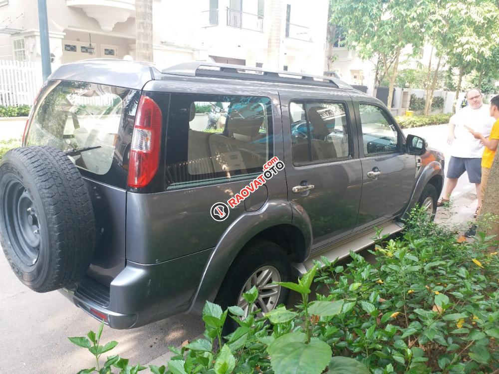 Bán Ford Everest 2.5 số sàn 2 cầu Limitted, máy dầu 2.5 nhập khẩu Thái Lan, sản xuất 2010-3