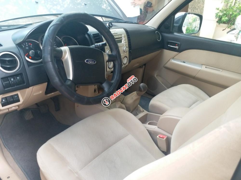 Bán Ford Everest 2.5 số sàn 2 cầu Limitted, máy dầu 2.5 nhập khẩu Thái Lan, sản xuất 2010-6