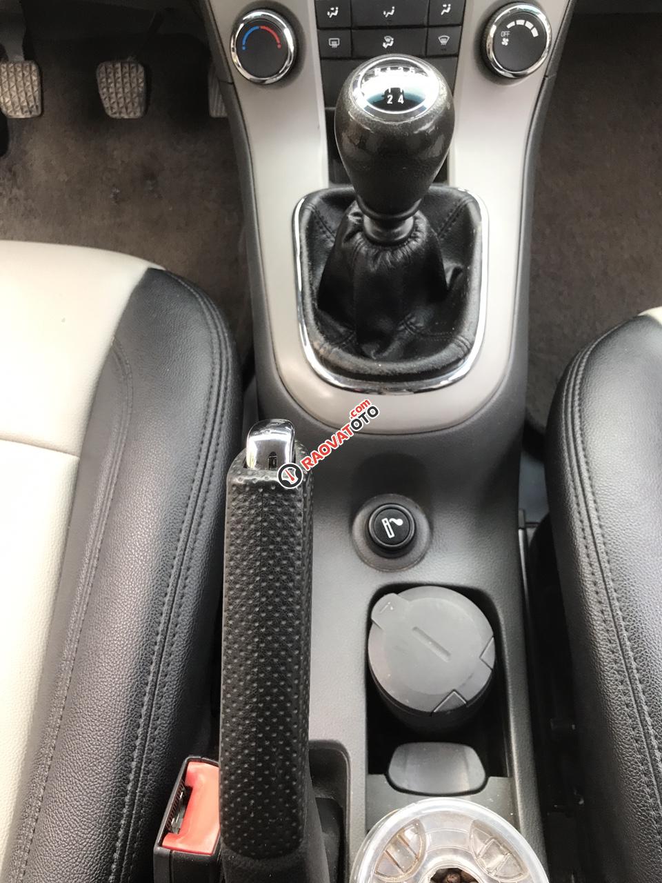 Bán ô tô Chevrolet Cruze 1.6 LS sản xuất 2011, màu đen-11