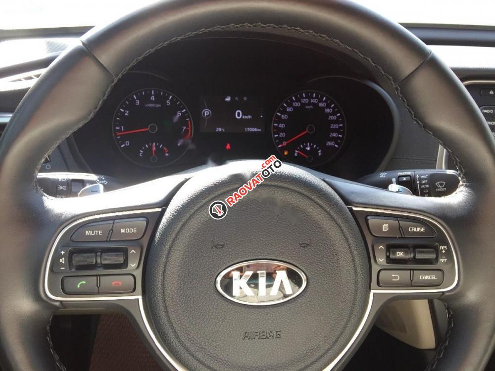 Cần bán gấp Kia Optima 2.0 AT đời 2017, màu đen -1