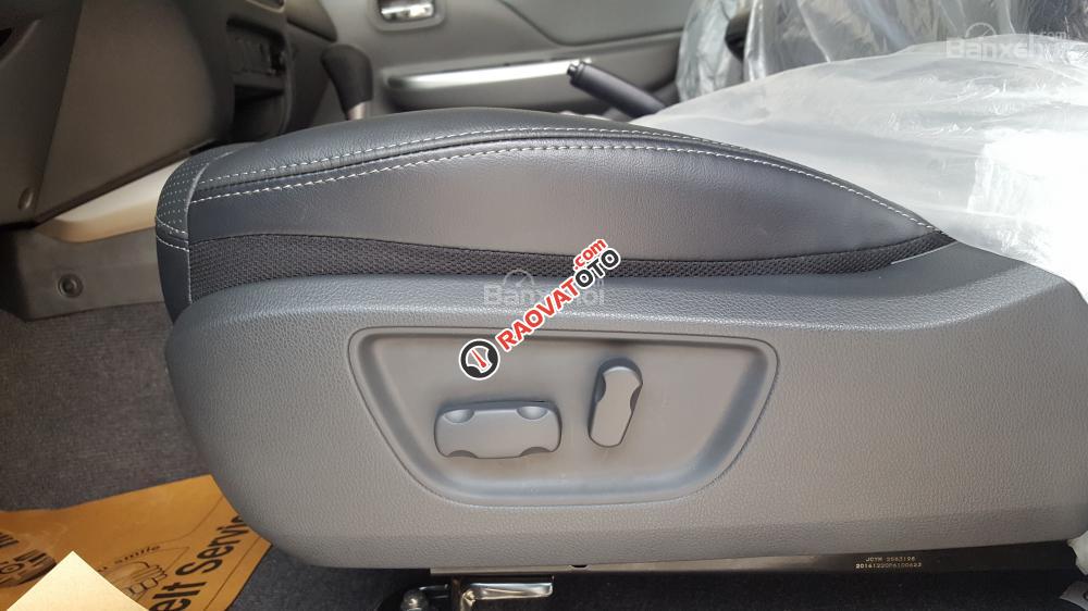 Chỉ cần 140 triệu bạn sẽ sở hữu ngay Triton 1 cầu số tự động 2.4 MIVEC, hoàn toàn mới-6