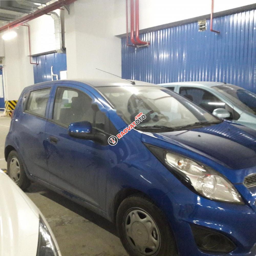 Bán Chevrolet Spark LS 1.2 MT đời 2017, màu xanh lam ít sử dụng-1