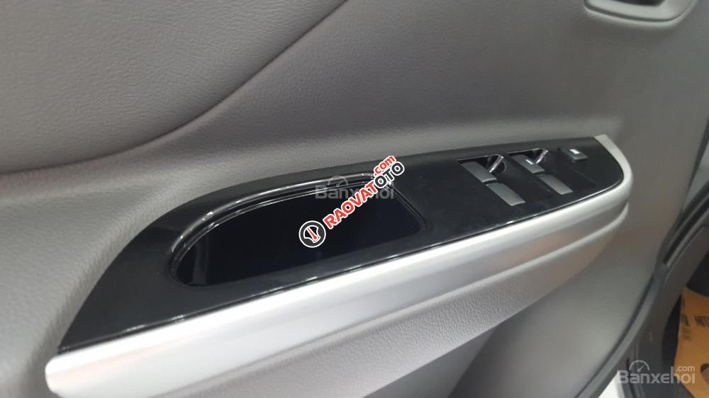 Chỉ cần 140 triệu bạn sẽ sở hữu ngay Triton 1 cầu số tự động 2.4 MIVEC, hoàn toàn mới-5