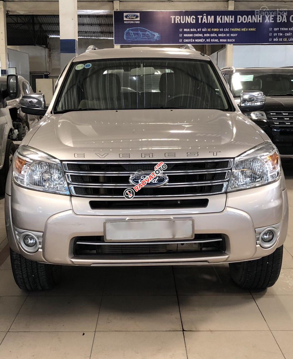 Cần bán xe Ford Everest năm sản xuất 2012, màu vàng cát-0