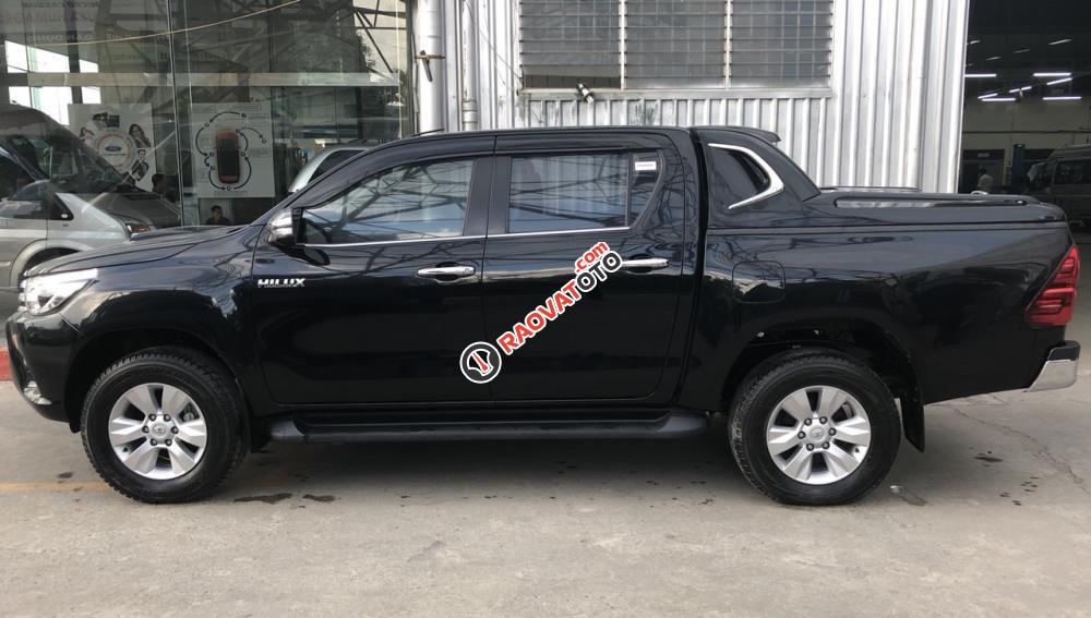 Cần bán xe Toyota Hilux năm sản xuất 2015, màu đen, nhập khẩu nguyên chiếc giá cạnh tranh-6