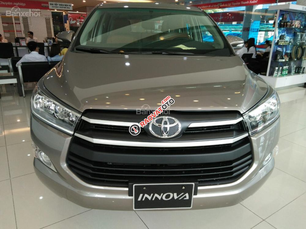 Toyota Thanh Xuân - Giá xe Toyota Innova 2.0E 2017 nét nhất, giao ngay-11