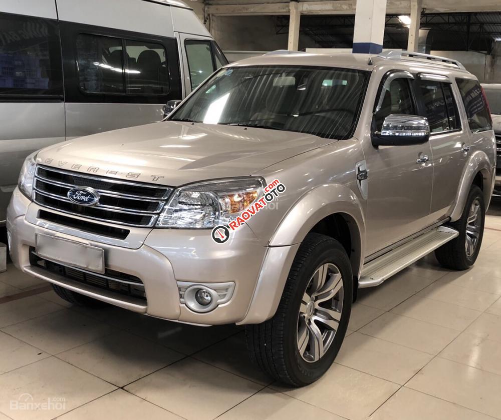 Cần bán xe Ford Everest năm sản xuất 2012, màu vàng cát-8