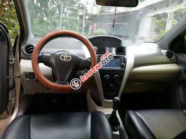 Cần bán gấp Toyota Vios E 1.5MT 2013, màu bạc, giá 356tr-4