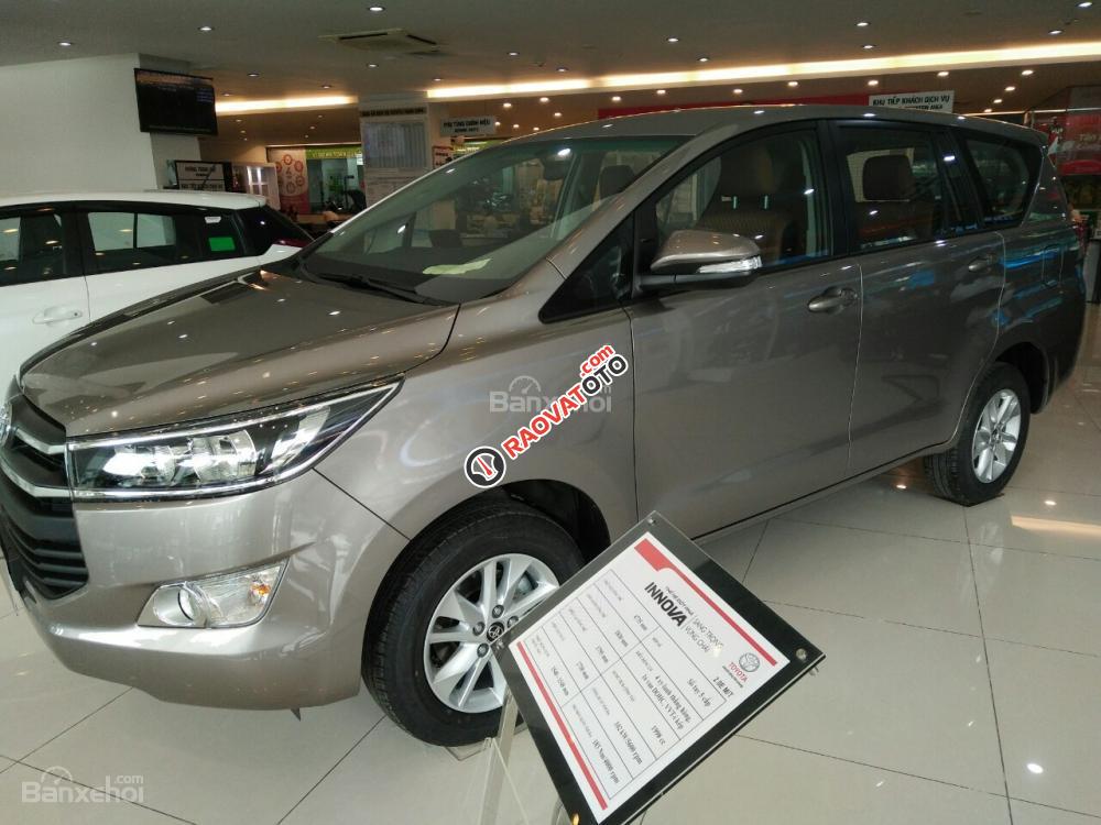 Toyota Thanh Xuân - Giá xe Toyota Innova 2.0E 2017 nét nhất, giao ngay-7