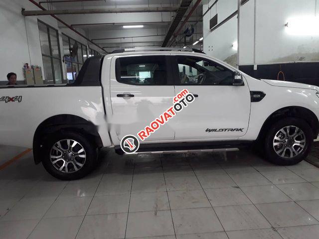 Bán xe Ford Ranger Wildtrak 3.2L AT sản xuất năm 2017, màu trắng, giá tốt-2