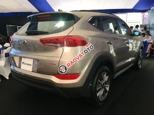 Bán xe Hyundai Tucson 2.0 AT 2WD năm 2018, màu ghi vàng -2