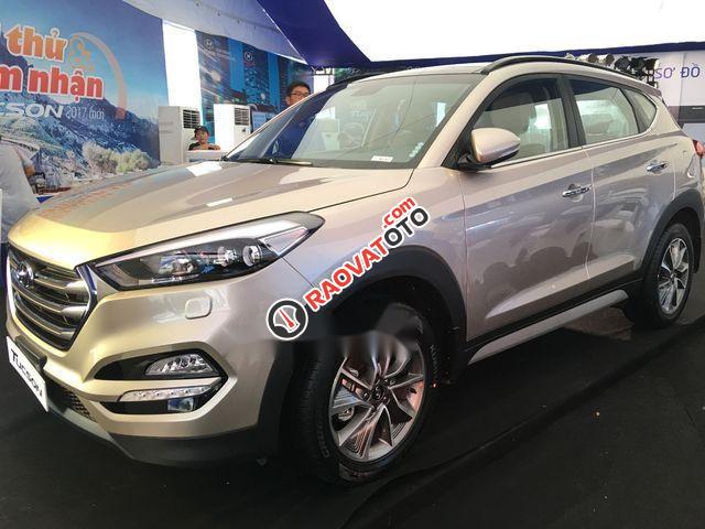 Bán xe Hyundai Tucson 2.0 AT 2WD năm 2018, màu ghi vàng -1