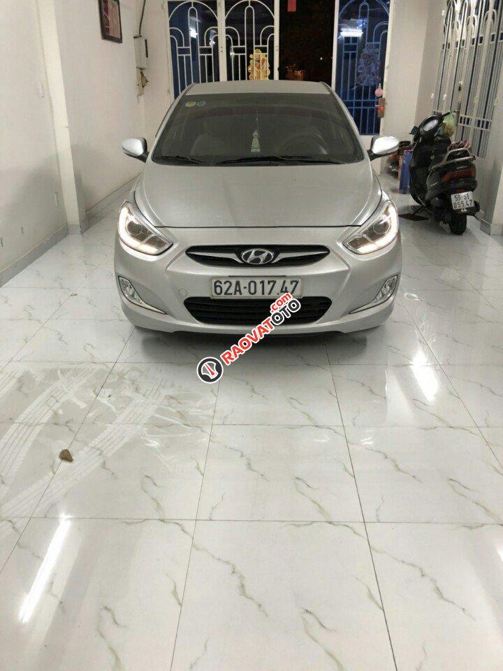 Bán Hyundai Accent Blue 1.4AT màu bạc, nhập Hàn Quốc 2013, xe đẹp đi ít-8