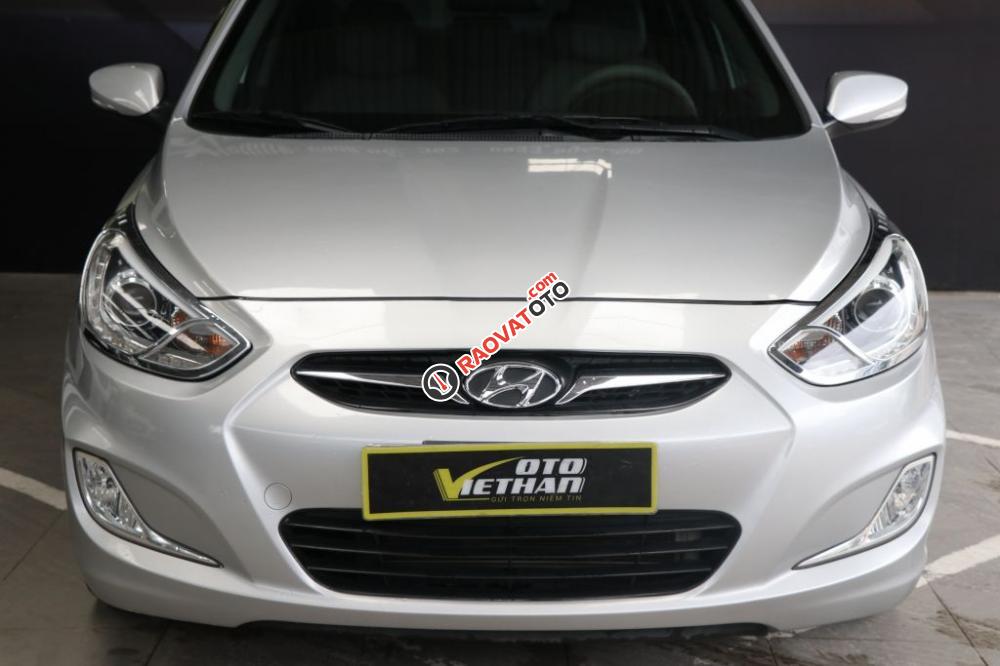 Cần bán xe Hyundai Accent blue 1.4AT đời 2013, màu bạc, xe nhập, 438tr-1