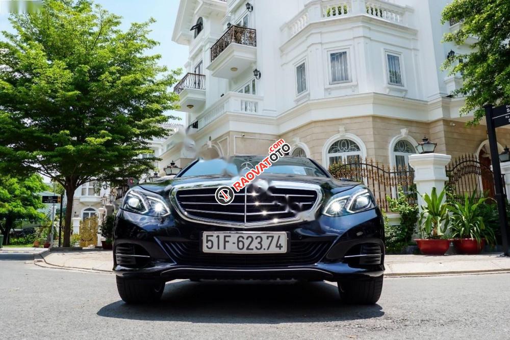 Cần bán xe Mercedes 200 năm 2015, màu đen-0