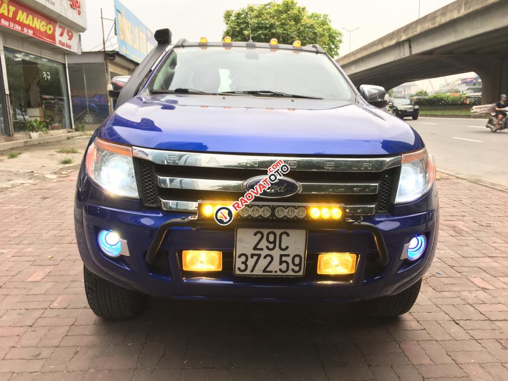 Bán xe Ford Ranger XLT 4x4 đời 2014, màu xanh lam, giá tốt-0