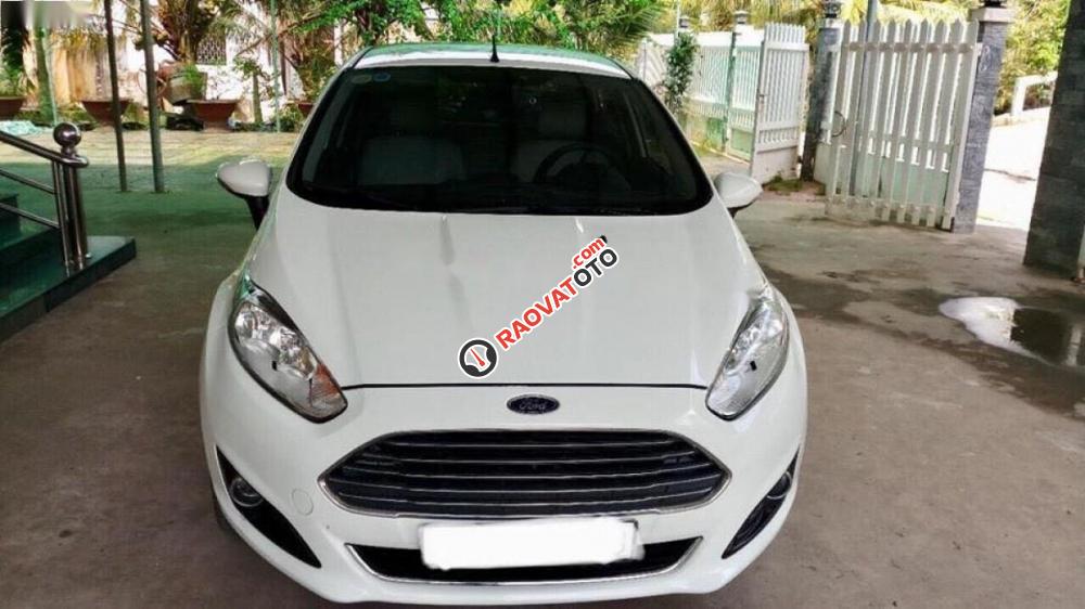 Cần bán gấp Ford Fiesta Titanium năm 2015, màu trắng, giá chỉ 396 triệu-1