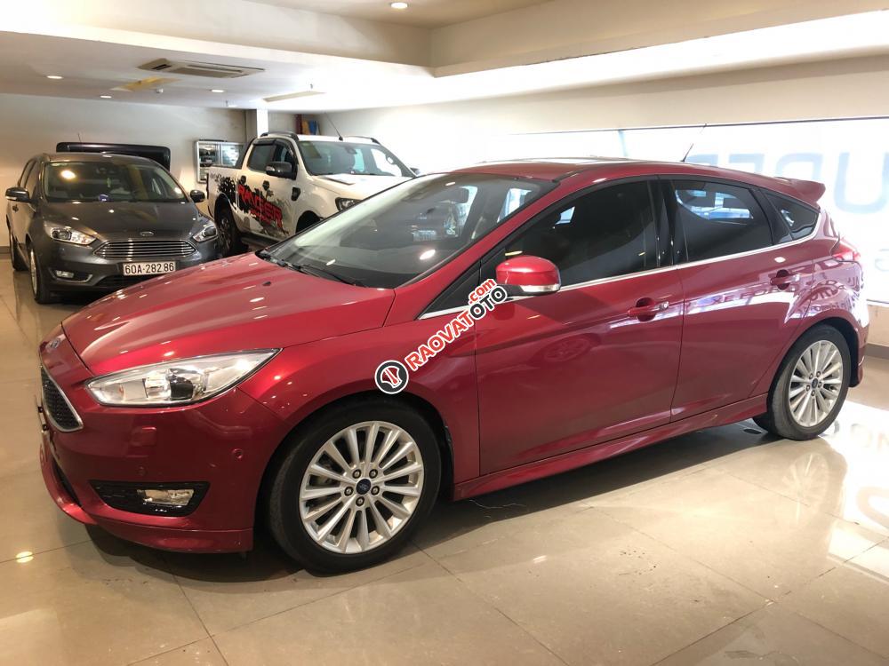 Cần bán xe Ford Focus 1.5L Ecoboost sản xuất 2016, vay ngân hàng 70%-10