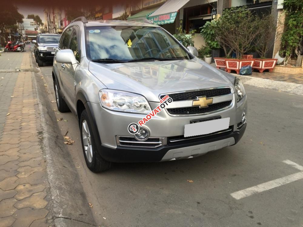 Cần bán xe Chevrolet Captiva LT số sàn 2010, màu bạc-0