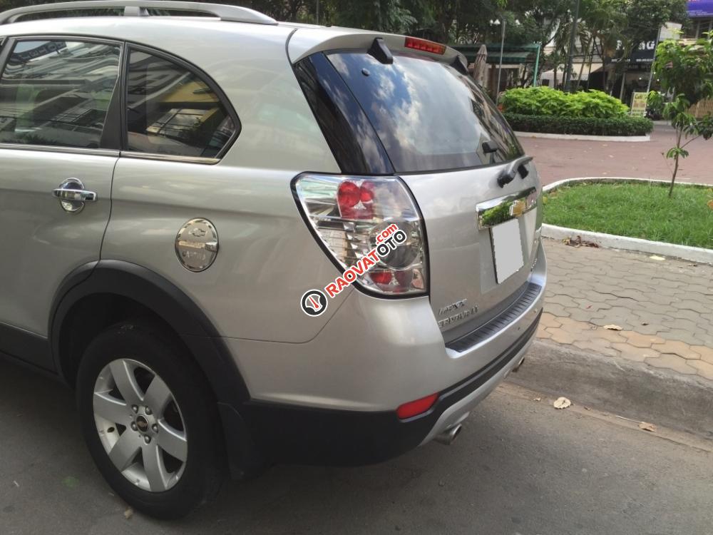 Cần bán xe Chevrolet Captiva LT số sàn 2010, màu bạc-3