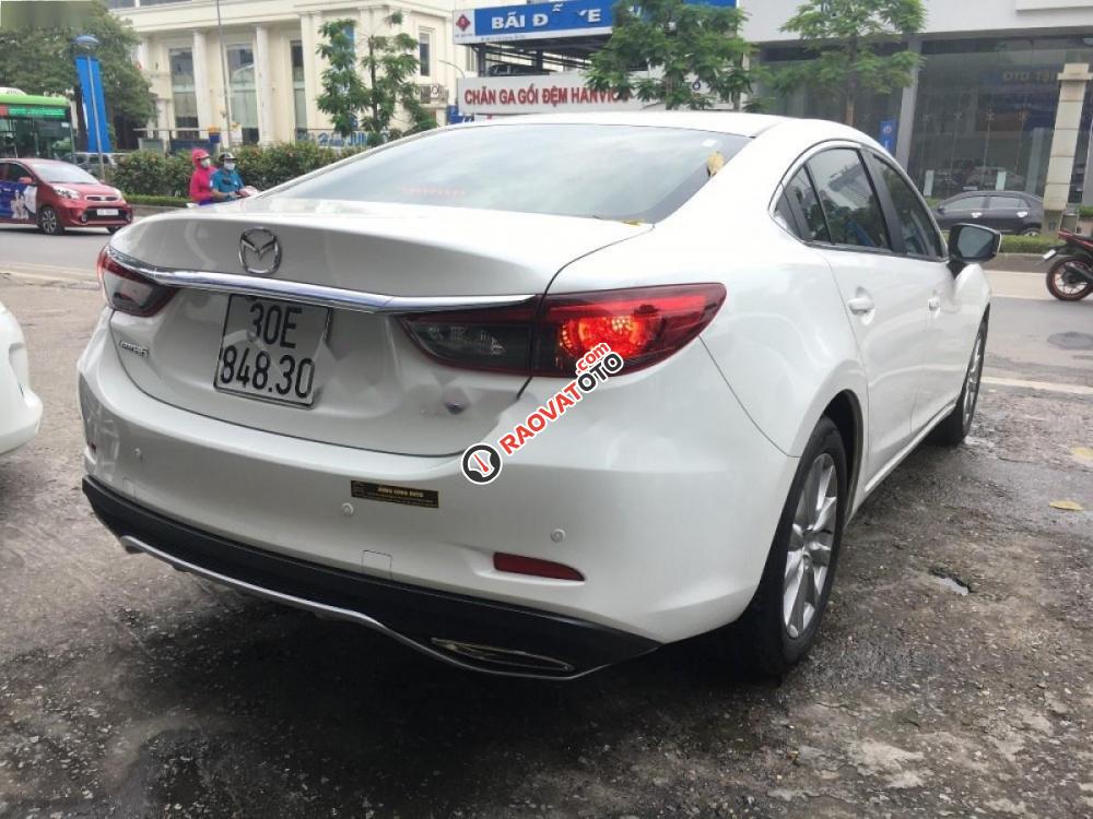 Cần bán gấp Mazda 6 2.0L 2017, màu trắng-6