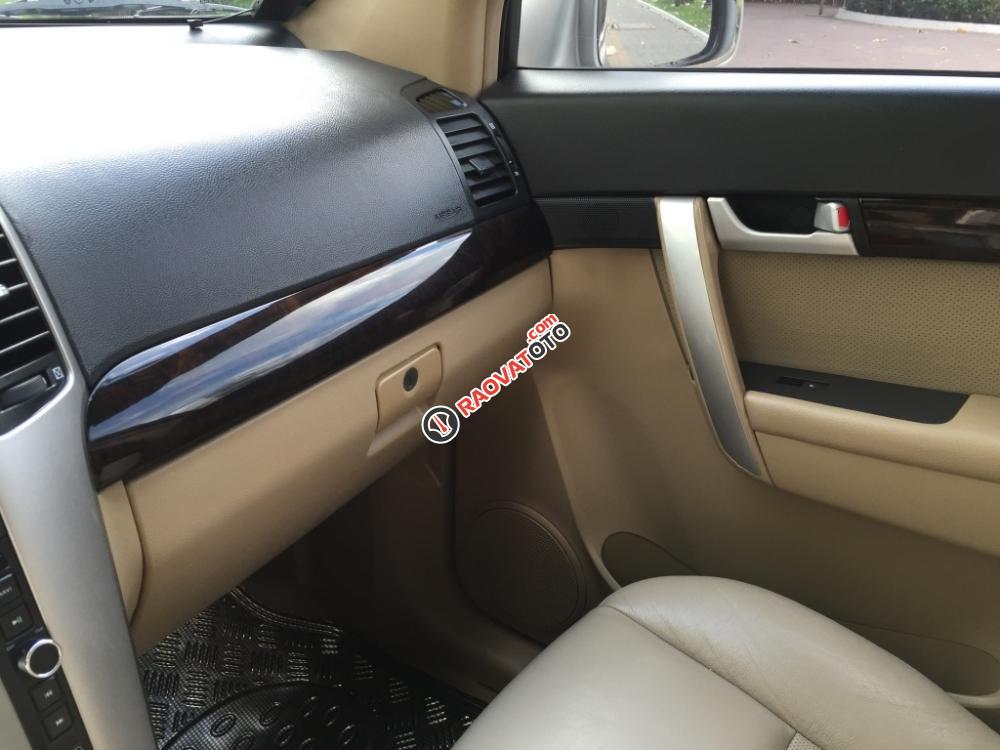 Cần bán xe Chevrolet Captiva LT số sàn 2010, màu bạc-9