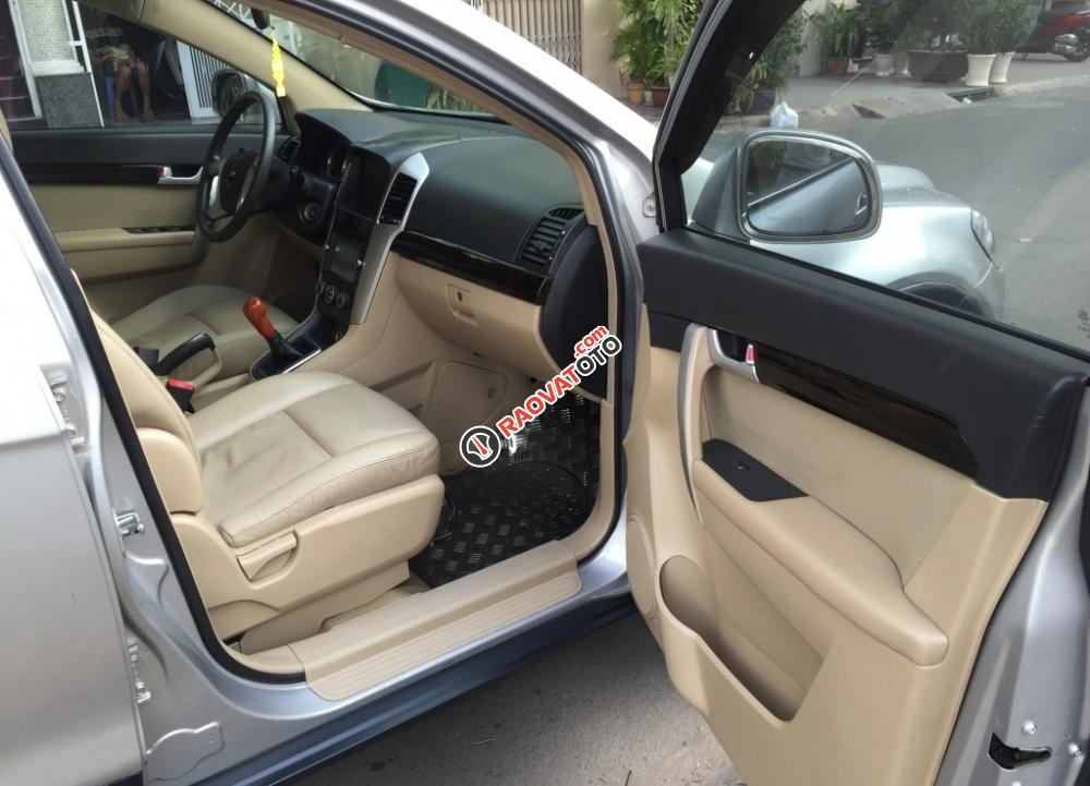 Cần bán xe Chevrolet Captiva LT số sàn 2010, màu bạc-6
