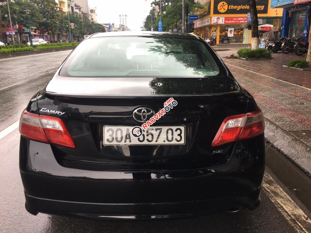 Bán xe Toyota Camry SE đời 2008 màu đen, xe nhập khẩu, giá tốt-0