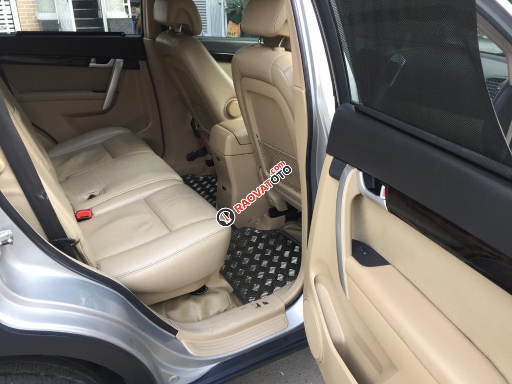 Cần bán xe Chevrolet Captiva LT số sàn 2010, màu bạc-7