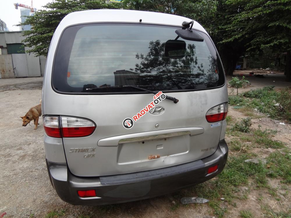 Cần bán Hyundai Starex GRX 6 chỗ 800kg CRDi đời 2004, màu bạc, xe nhập-3