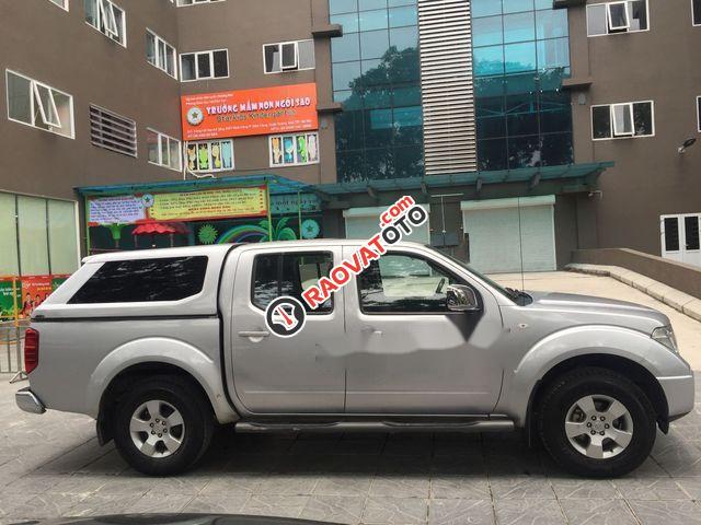 Bán xe Nissan Navara 2.5 LE năm 2014, màu bạc chính chủ, giá 419tr-2