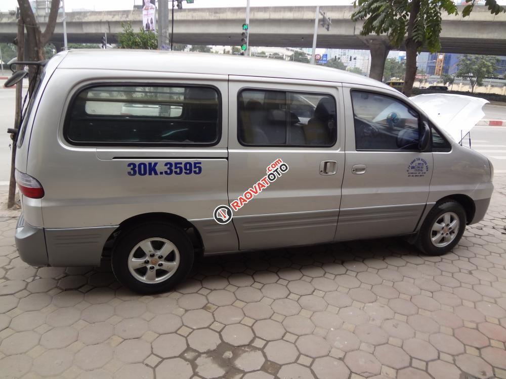 Cần bán xe Hyundai Starex GRX 6 chỗ, 800kg, sản xuất 2005, màu bạc, nhập khẩu-1