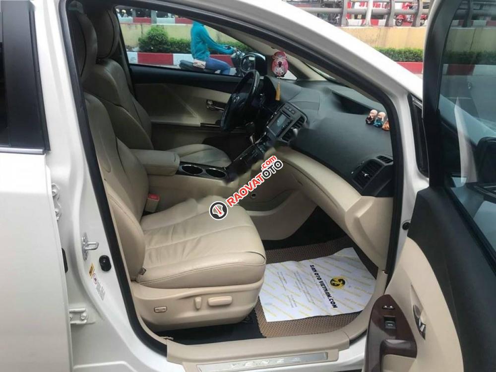 Cần bán gấp Toyota Venza 2.7 AT 2010, màu trắng, xe nhập, 845 triệu-6