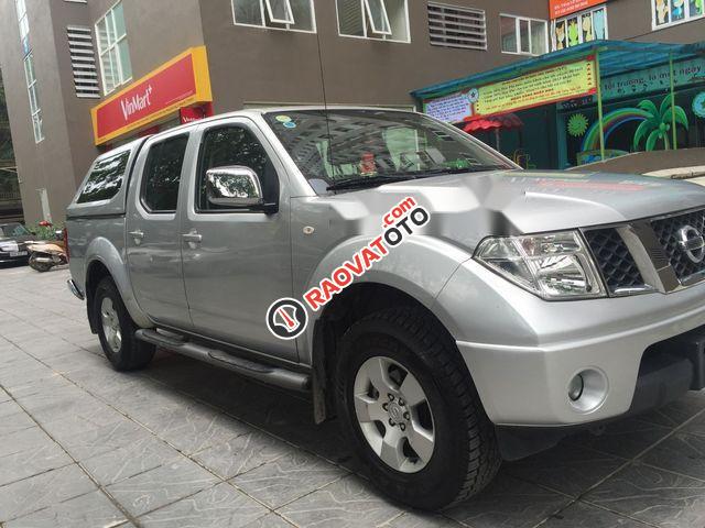 Bán xe Nissan Navara 2.5 LE năm 2014, màu bạc chính chủ, giá 419tr-0