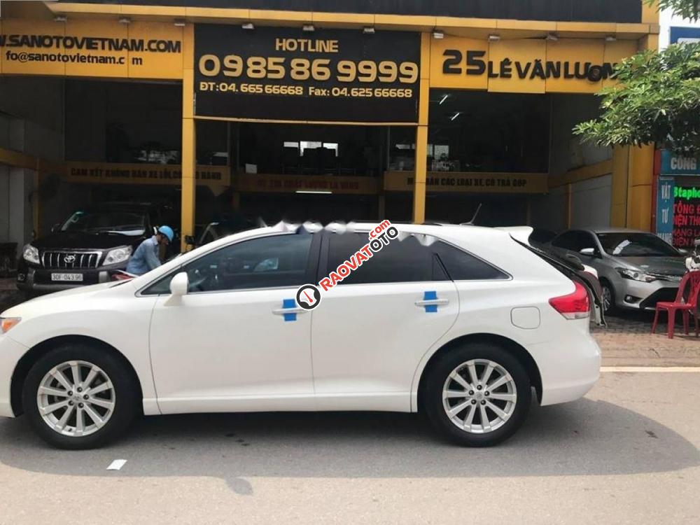 Cần bán gấp Toyota Venza 2.7 AT 2010, màu trắng, xe nhập, 845 triệu-2