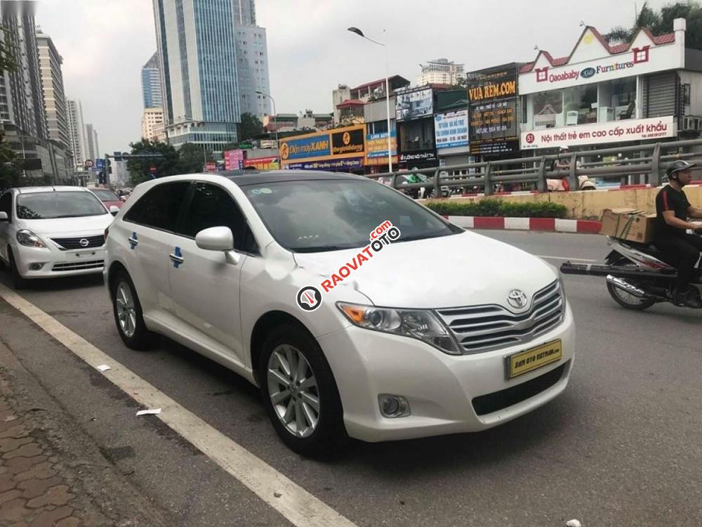 Cần bán gấp Toyota Venza 2.7 AT 2010, màu trắng, xe nhập, 845 triệu-0