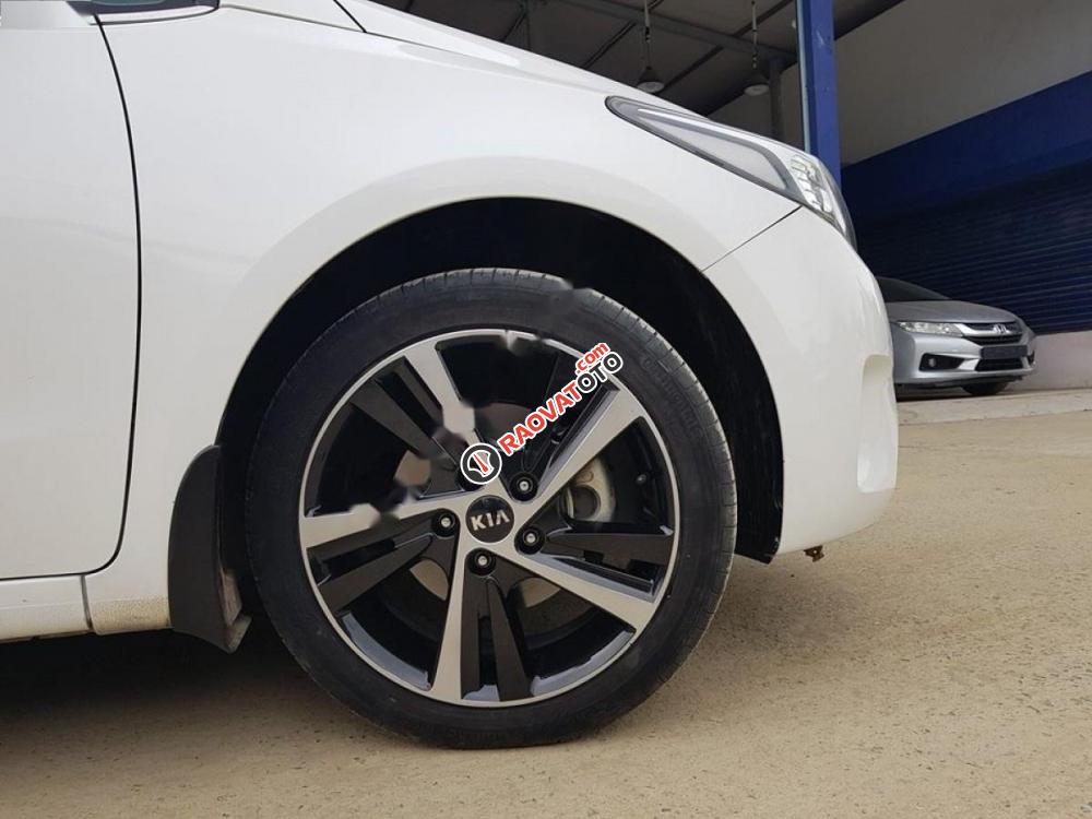 Bán ô tô Kia Cerato Signature 2.0 AT năm sản xuất 2017, màu trắng, giá tốt-8