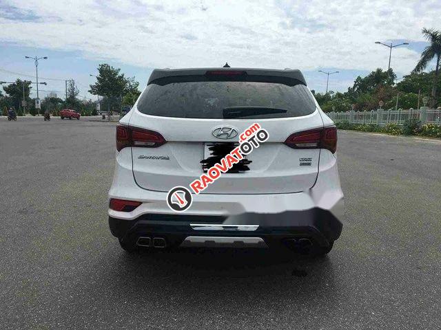 Bán Hyundai Santa Fe 2.2 năm sản xuất 2016, màu trắng, giá tốt-1