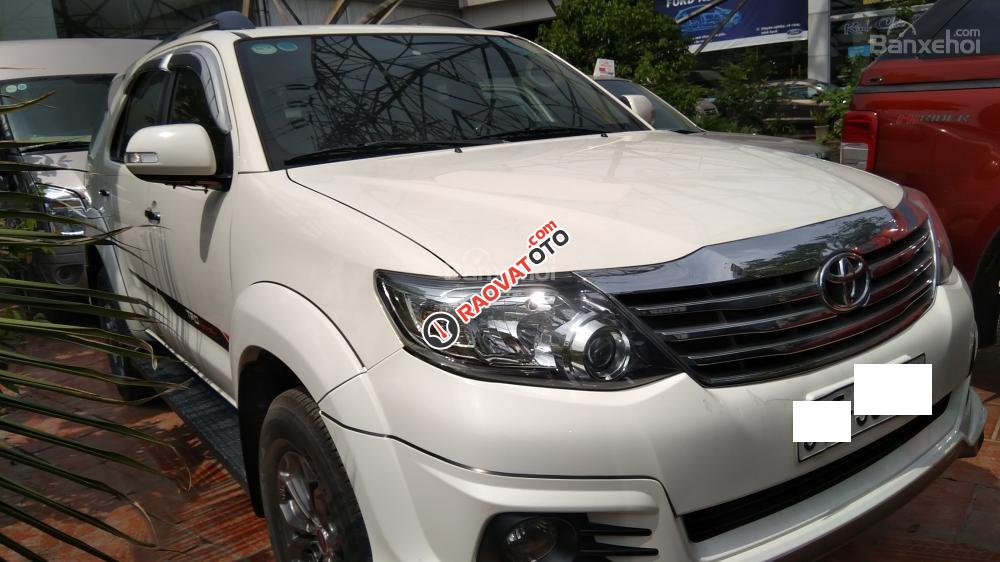 Cần bán Toyota Fortuner V sản xuất 2016, màu trắng, xe nhập, BH đến 9/2019-3